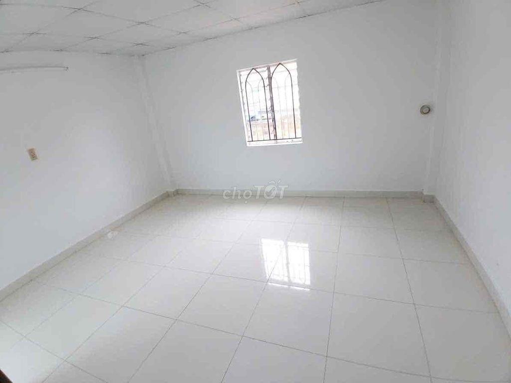 Cho thuê nhà mặt tiền gan chợ khu sung Hiệp thanh giá rẻ 7tr 150m kd o
