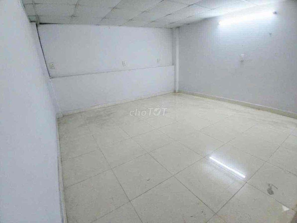 Cho thuê nhà mặt tiền gan chợ khu sung Hiệp thanh giá rẻ 7tr 150m kd o