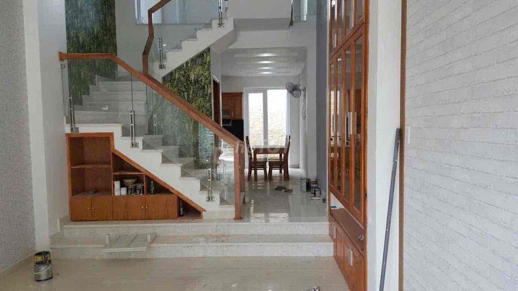 Cho thue nhà đẹp Lê Thị Riêng Thới an q12 1lửng 2lầu 13tr đường 6m vip