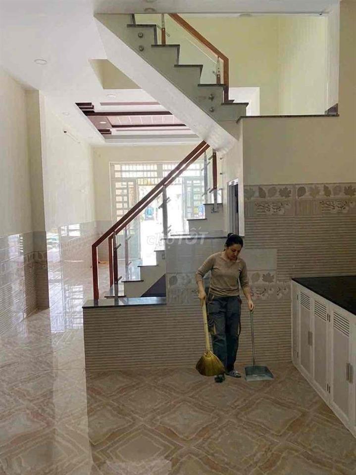 Cho thuê nhà Tân Chánh hiệp Q12 2lầu 192m 2lầu 4PN 3wc hxh 9tr đẹp mới