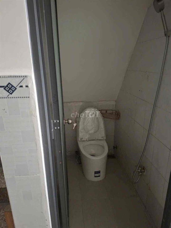 Cho thuê nhà giá rẻ Thới an 20 q12 giáp GV 256m 3lầu 5PN 4wc 10tr vip