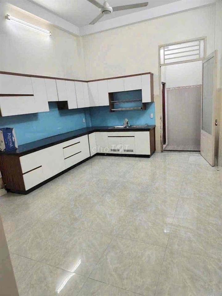 Cho thuê nhà giá rẻ Thới an 20 q12 giáp GV 256m 3lầu 5PN 4wc 10tr vip