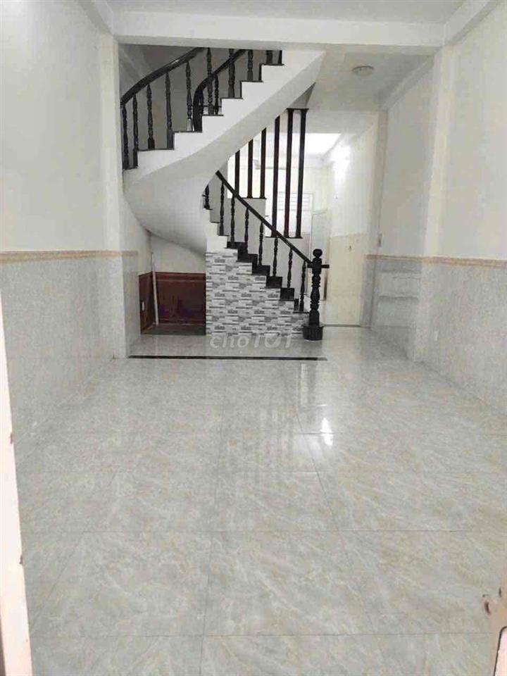 Cho thuê nhà giá rẻ Thới an 20 q12 giáp GV 256m 3lầu 5PN 4wc 10tr vip