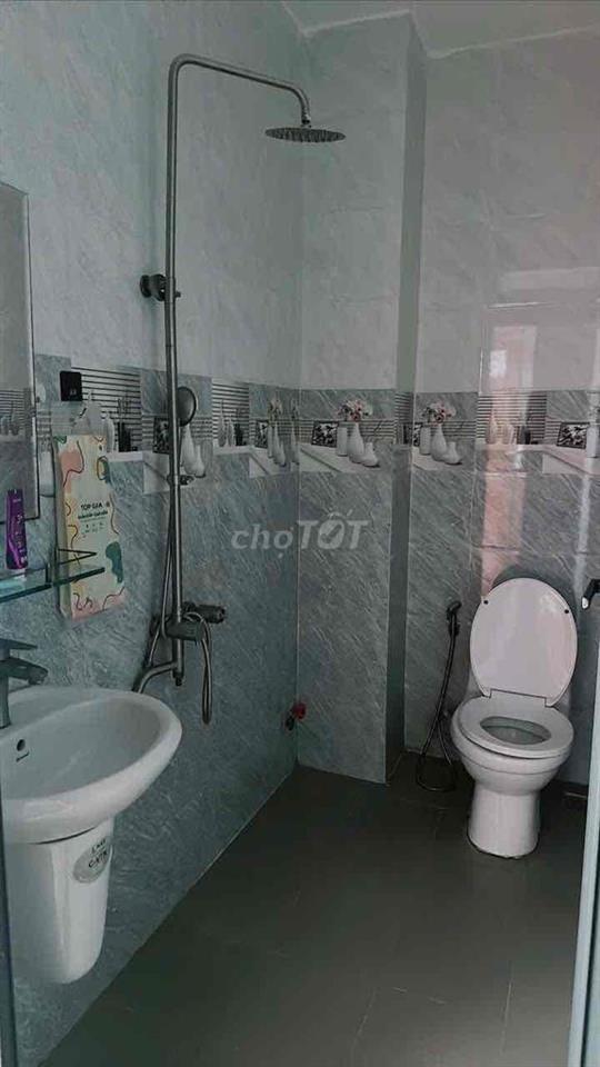Cho thuê nhà Hiệp thành q12 đúc mới keng 1lửng 2lầu 4PN 5wc 13tr hxh