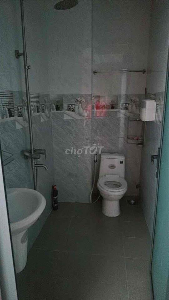 Cho thuê nhà Hiệp thành q12 đúc mới keng 1lửng 2lầu 4PN 5wc 13tr hxh