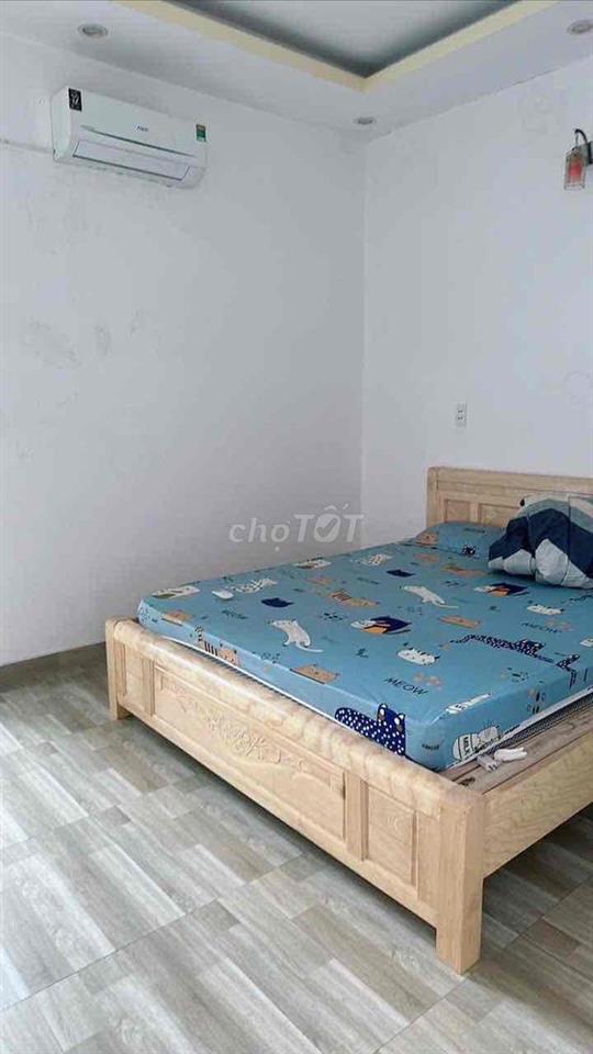 Cho thuê nhà Hiệp thành q12 đúc mới keng 1lửng 2lầu 4PN 5wc 13tr hxh