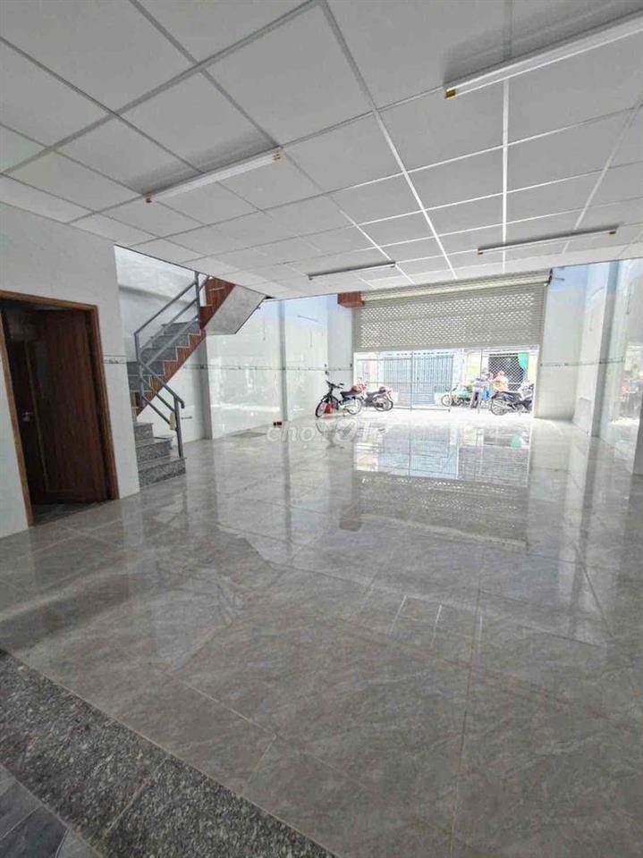 Cho thuê nhà mới xây giá rẻ HT q12 làm kho , may gần 300m 12tr đường6m