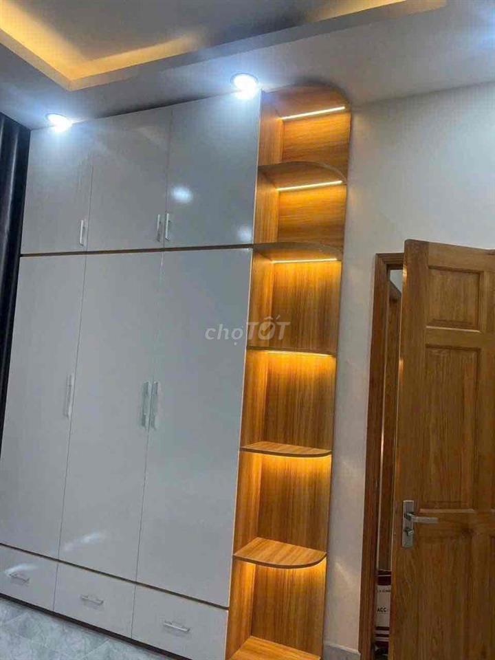 cho thuê nhà đẹp giá rẻ HT 45 q12 full nội thất 2lầu 243m 4PN 15tr tl