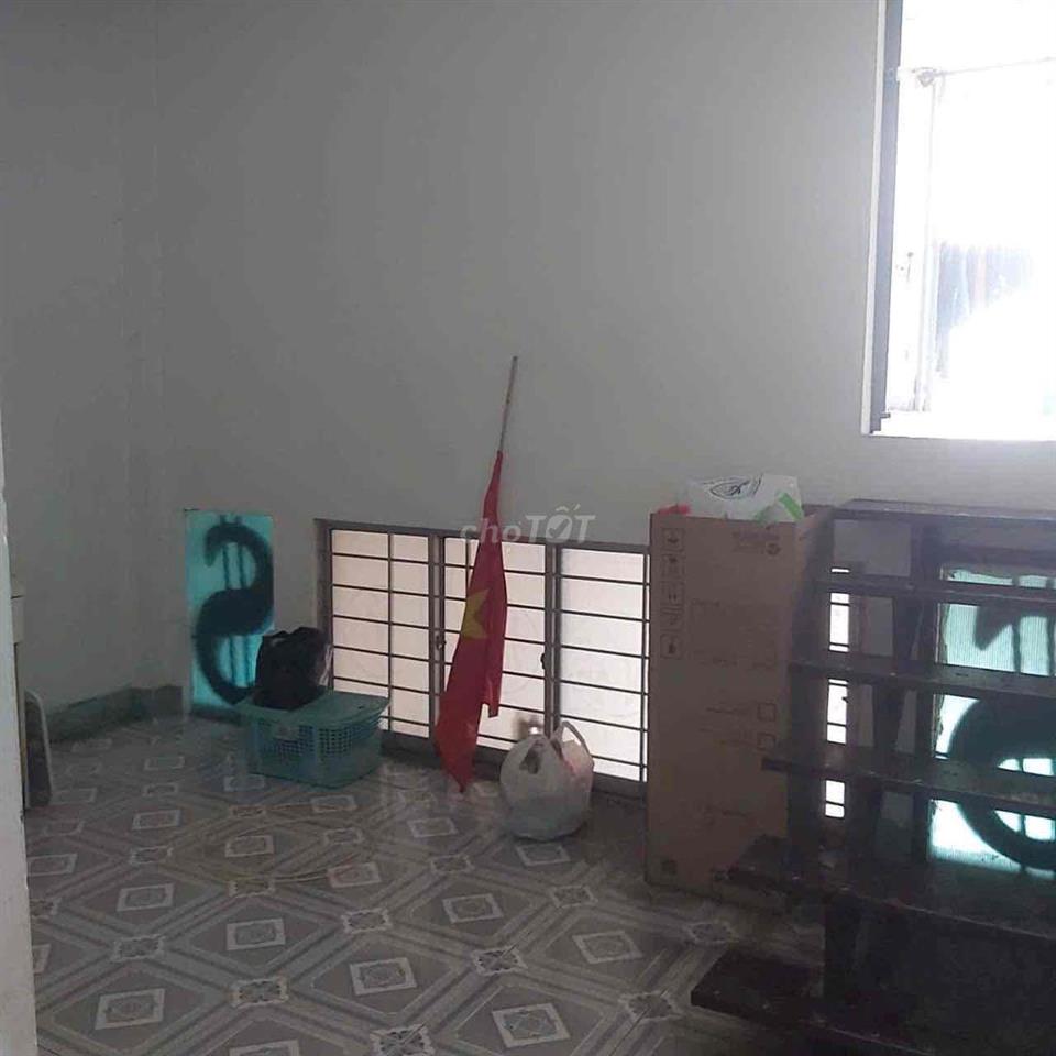 Cho thuê nhà giá rẻ dt to HT q12 1lầu 8tr vừa ở làm đủ nghề 8tr hẻm 7m