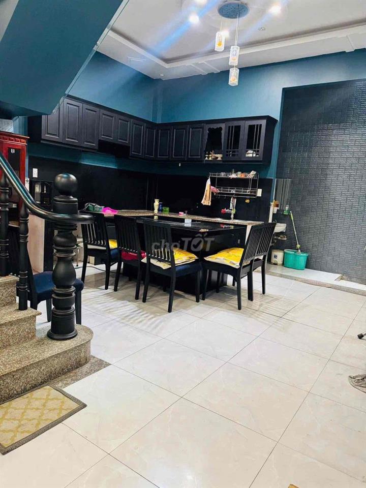 Cho thuê nhà Tân Chánh hiệp q12 180m 2lầu 4PN 4wc hxh 11tr con Tl