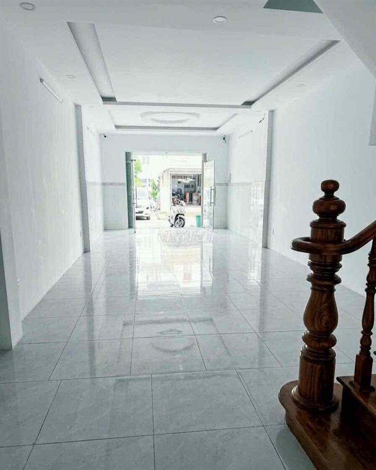 Cho thuê nhà mặt tiền Trần thị hè q12 250m 1lầu 4PN 11tr kinh doanh ok
