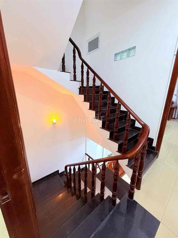 Cho thuê nhà Tân Chánh Hiệp 16 q12 1lầu 1san thượng 8tr full nội thất