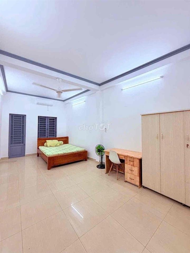 Cho thuê nhà Tân Chánh Hiệp 16 q12 1lầu 1san thượng 8tr full nội thất