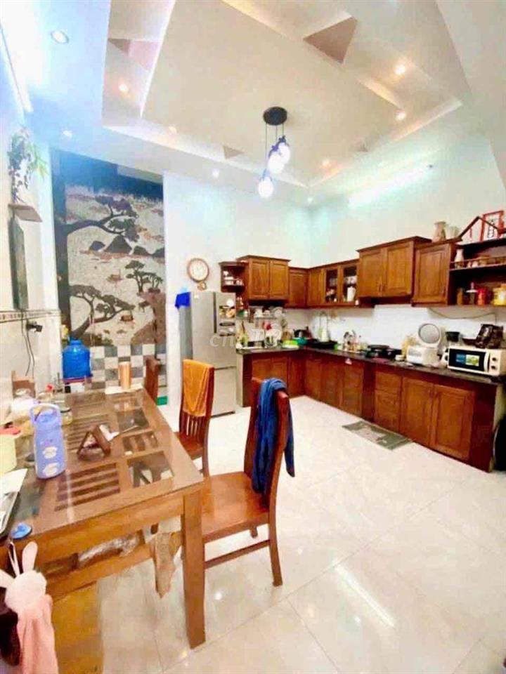 Cho thuê nhà TRUNG MỸ Tây q12 full nội thất chỉ vào o 5PN 5wc 10tr hxh