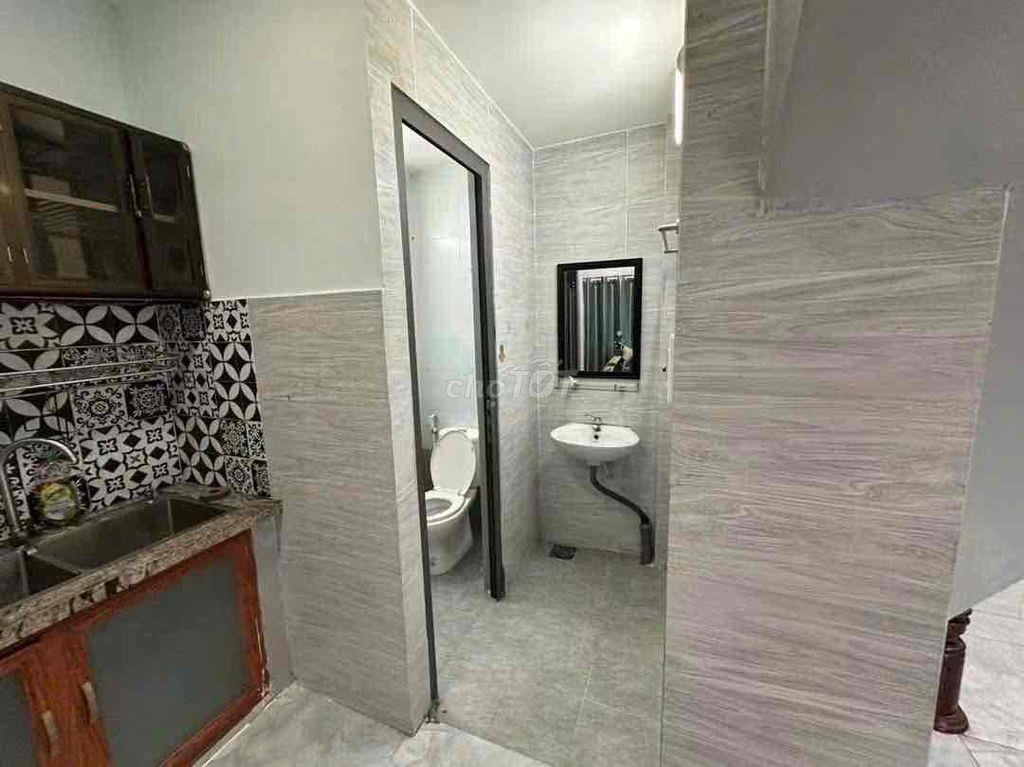 Cho thuê nhà đúc mới keng Tân Thới hiệp q12 90m 1lầu 2PN 2wc hxh 5tr