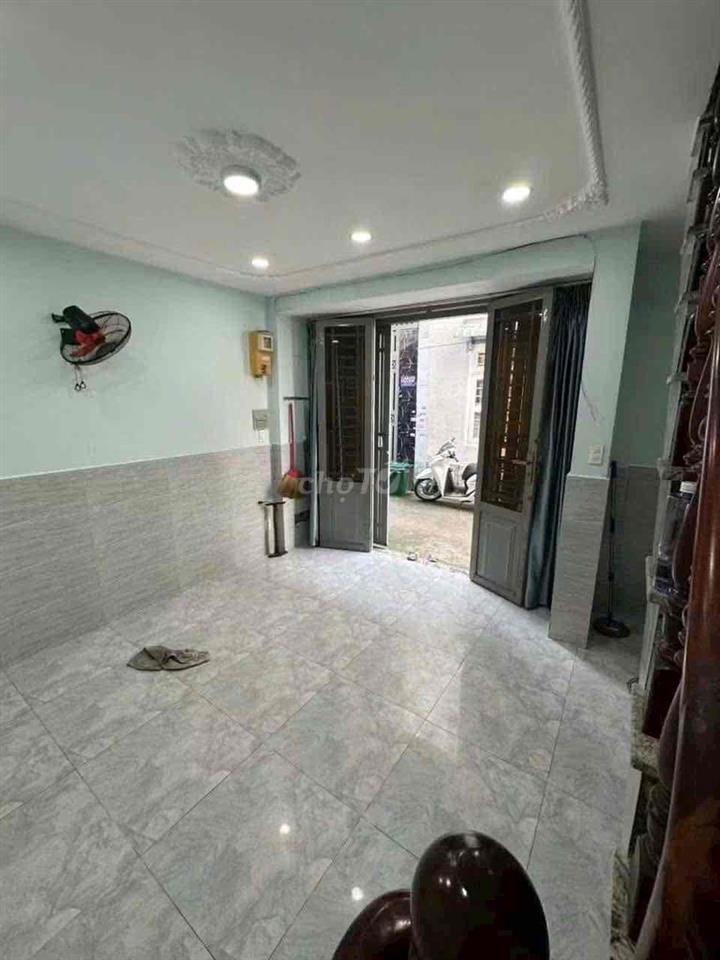 Cho thuê nhà đúc mới keng Tân Thới hiệp q12 90m 1lầu 2PN 2wc hxh 5tr