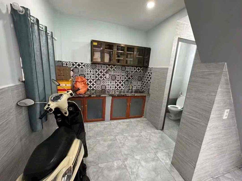 Cho thuê nhà đúc mới keng Tân Thới hiệp q12 90m 1lầu 2PN 2wc hxh 5tr
