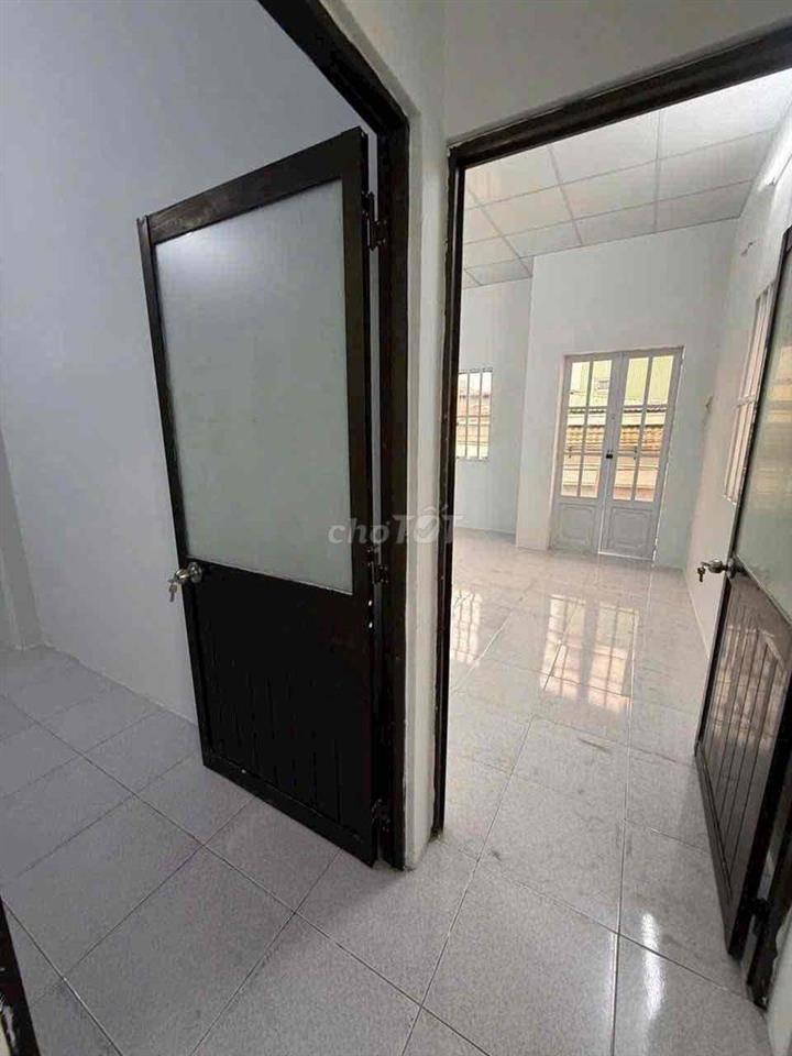 Cho thuê nhà Nguyễn Thị kiểu HT q12 ngay cầu vượt TTH 1lầu 120m 7tr