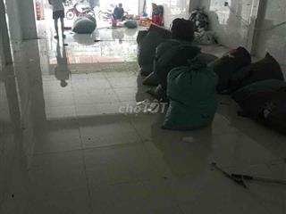 Cho thuê nhà mới mặt tiền TCH q12 ngang 9m dai 30m 16tr kho , may vp