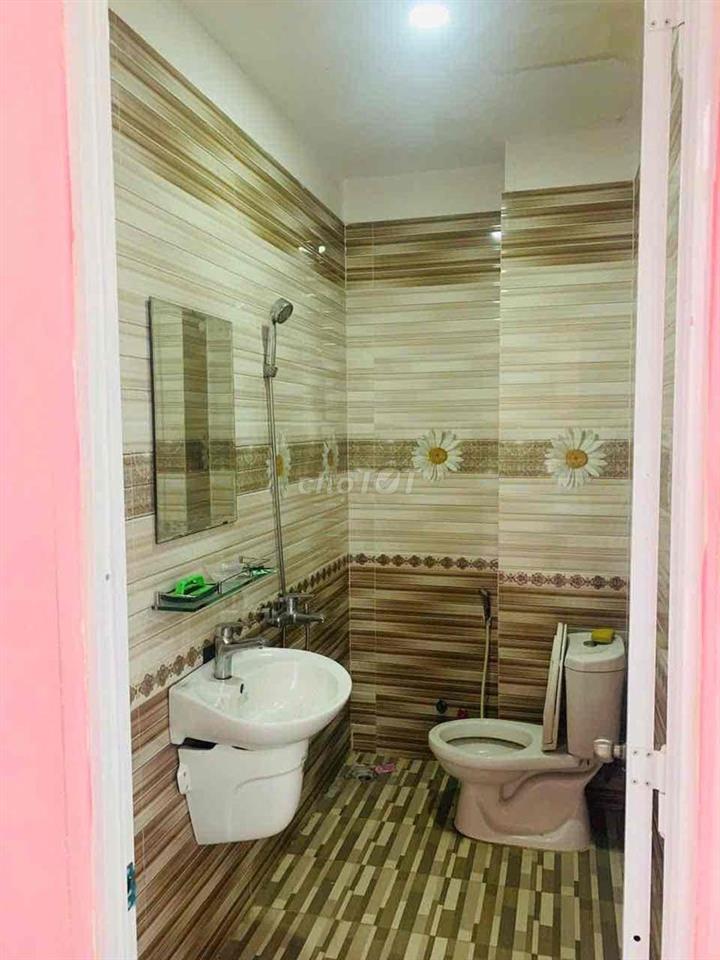 Cho thuê nhà mặt tiền giá rẻ Thới an Q12 420m 2lầu gốc 2mt 15tr kd vip