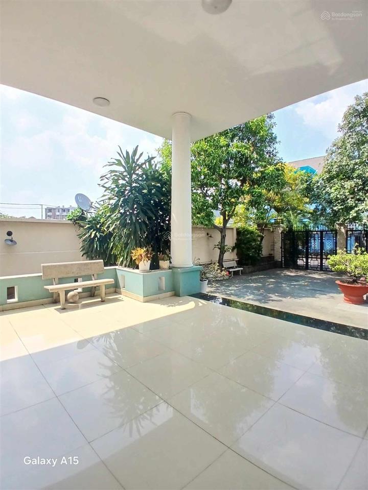 Giảm 9 tỷ, gấp bán nhà biệt thự mặt tiền 571m2 tại thạnh lộc 49, 36 tỷ, view đẹp, chính chủ.
