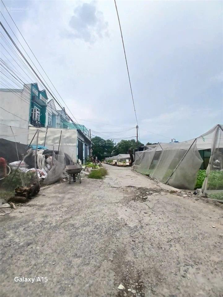 Ngay chợ hóc môn hxh bùi thị lùng 240m2  full thổ cư chỉ 5,4 tỷ