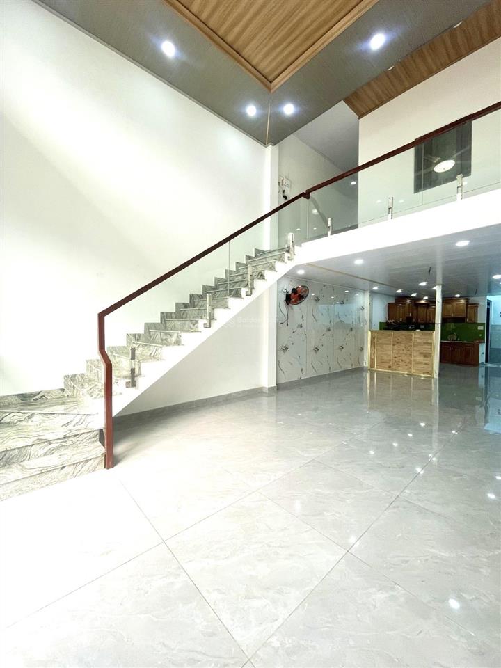 Giảm 1 tỷ
mặt tiền chợ thiếc lê văn khương quận 12  gần cầu vượt tân thới hiệp 87m2  còn 5.5 tỷ