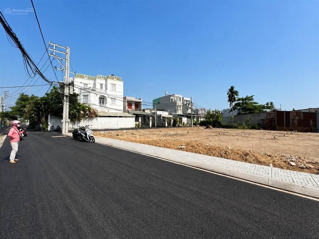 3,69tỷ. gấp bán! giảm mạnh 200 triệu! bán đất chính chủ 100m2, hẻm 6m, cách ubnd pthạnh xuân 750m