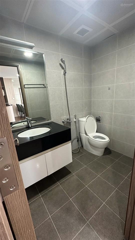 Cho thuê căn hộ 2pn, 2wc, 86m2 có slot ô tô tại udic westlake, đường võ chí công