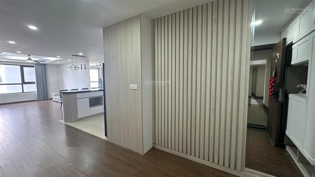 Cho thuê căn hộ 2pn, 2wc, 86m2 có slot ô tô tại udic westlake, đường võ chí công