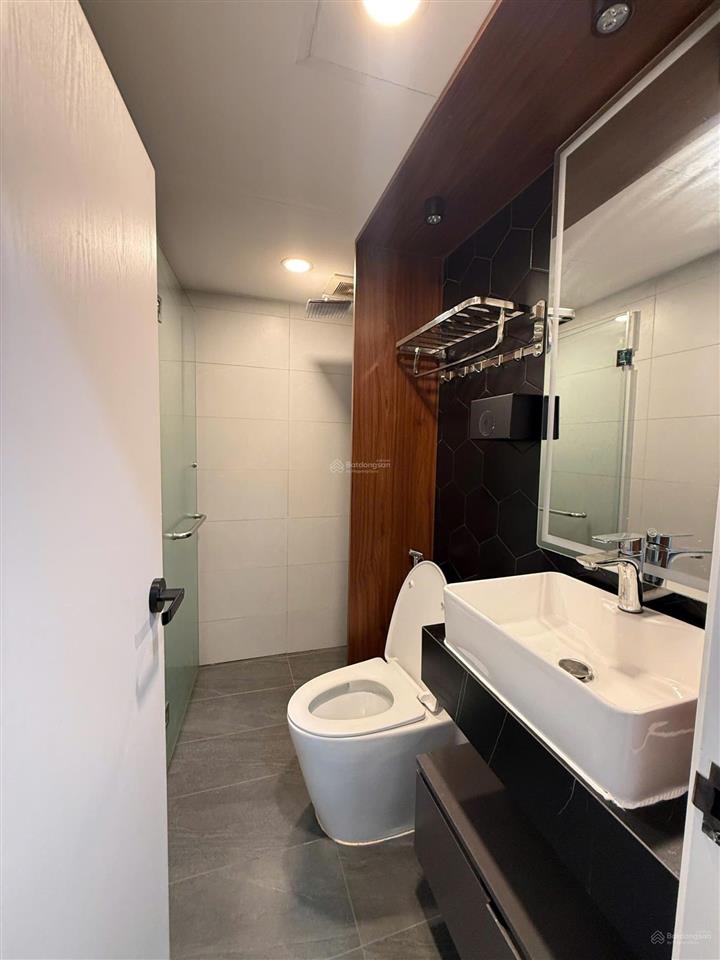 Cho thuê cc full nội thất tại căn hộ cosmo city, 16 triệu, 99m2
