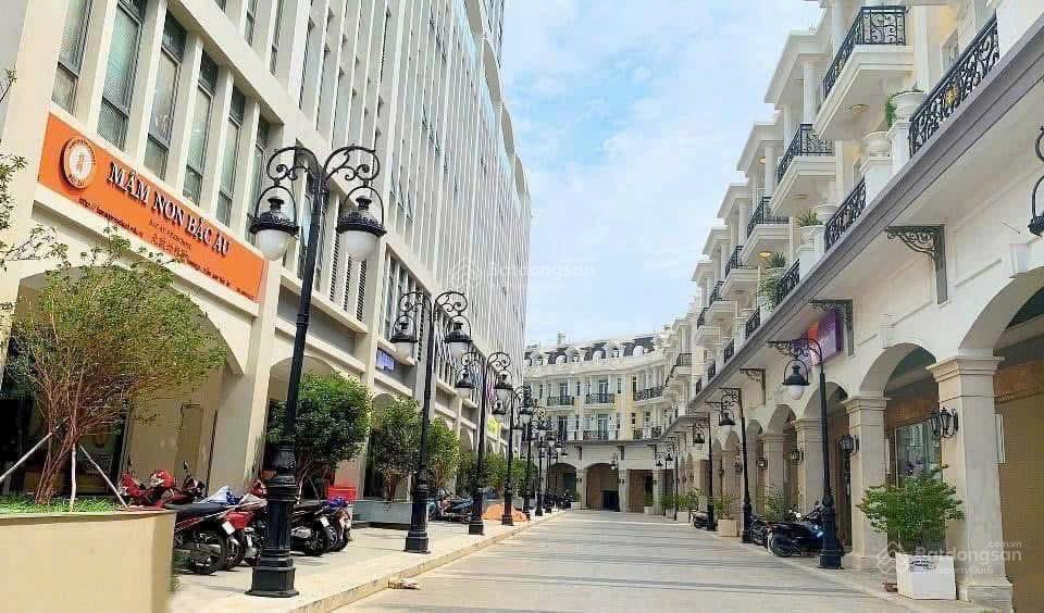 Cần bán căn hộ the pegasuite 1 2pn đã có sổ hồng giá 3,890 bao thuế phí