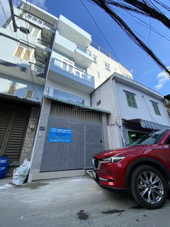 Bán nhà quận bình thạnh  gần ngã tư hàng xanh, phía sau hutech