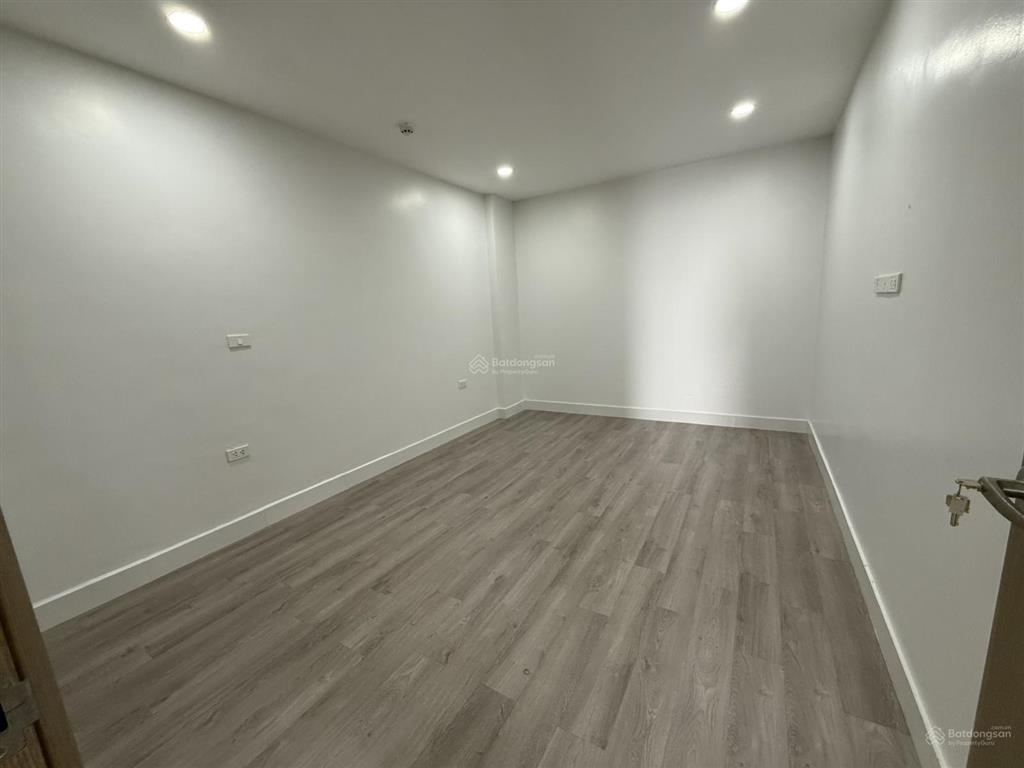 Bán căn hộ chung cư tại golden land 5, 900 triệu, 62 m2, đẹp, nhiều tiện ích