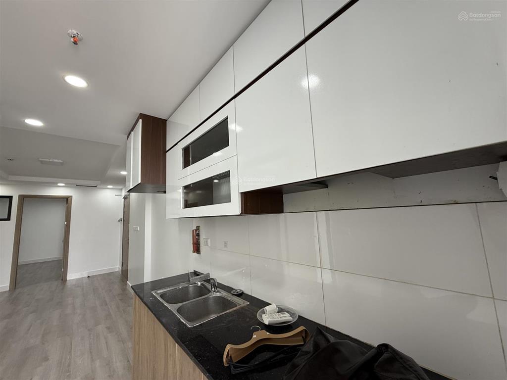 Bán căn hộ chung cư tại golden land 5, 900 triệu, 62 m2, đẹp, nhiều tiện ích