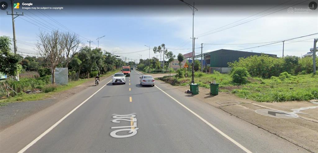 Bán đất có nhà xưởng kiên cố mặt tiền quốc lộ 20 41 m ngang dài 120m có 3 mặt tiền.