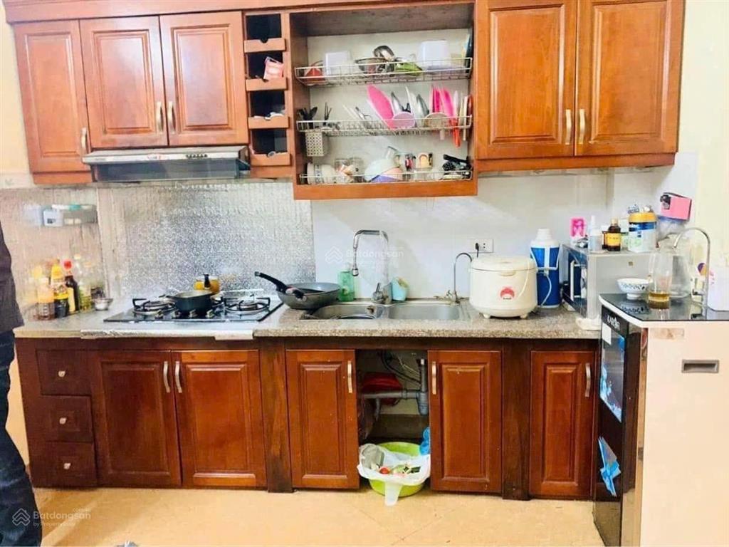 Cho thuê nhà 9tr 4 tầng full đồ tại đa sỹ, kiến hưng, hà nội.