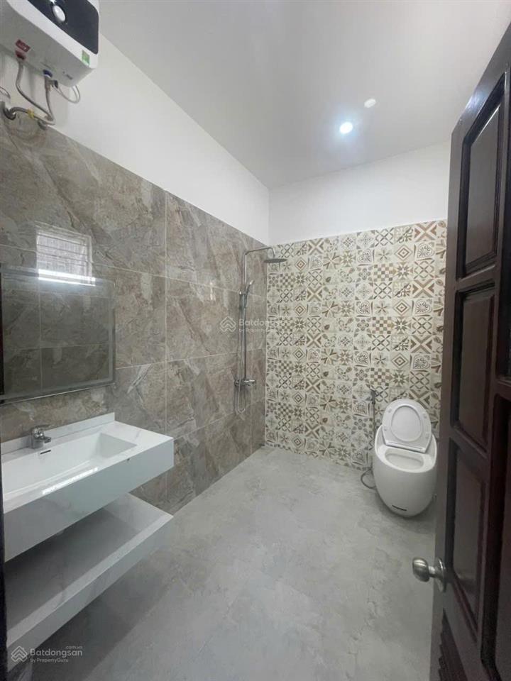 Cho thuê nhà 2 tầng mặt tiền mân quang 8, sơn trà 95m2 giá 20 triệu/tháng