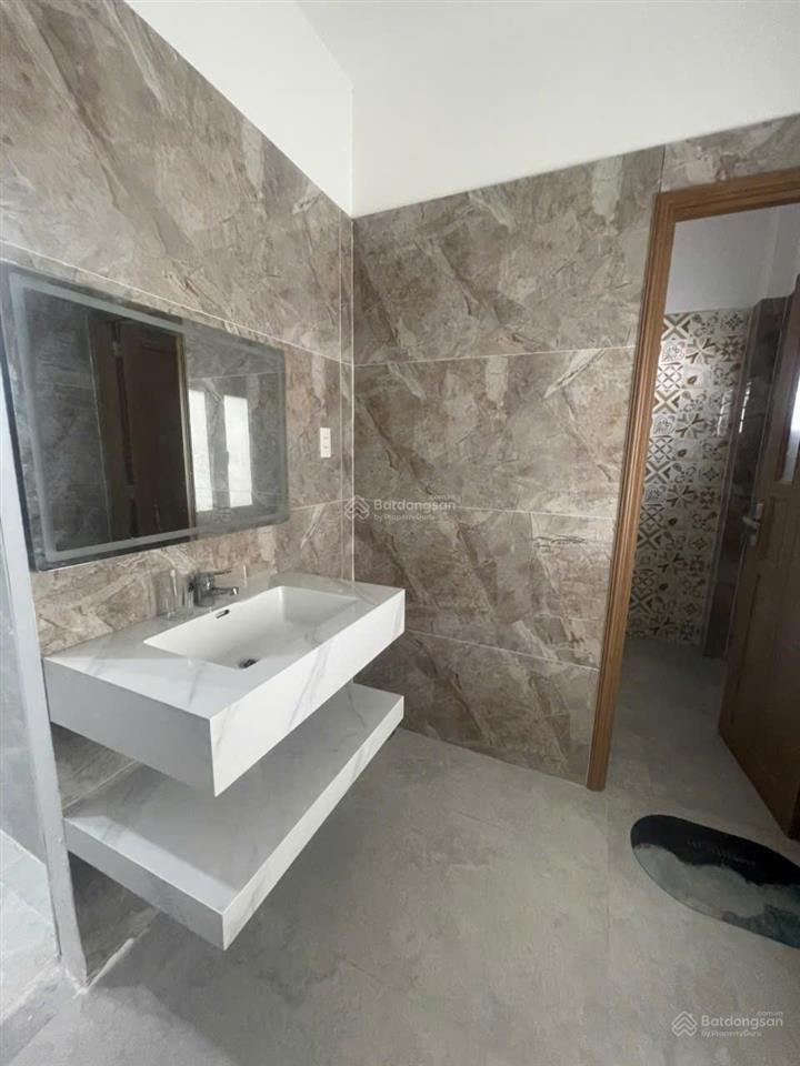 Cho thuê nhà 2 tầng mặt tiền mân quang 8, sơn trà 95m2 giá 20 triệu/tháng