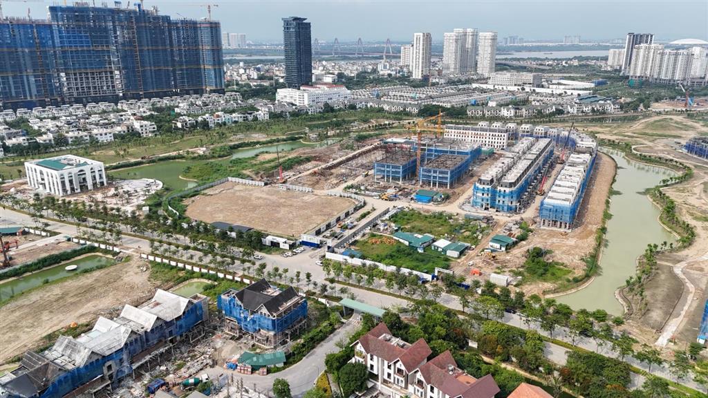 Căn 4pn 197m2 có thang máy riêng tại tòa p view thoáng nhìn nội khu ciputra, sông hồng và hồ tây