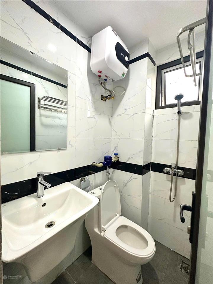 Cho thuê ccmn ngõ 81 xã đàn đống đa. đầy đủ nội thất phòng đẹp, thang máy, pccc, 5tr
