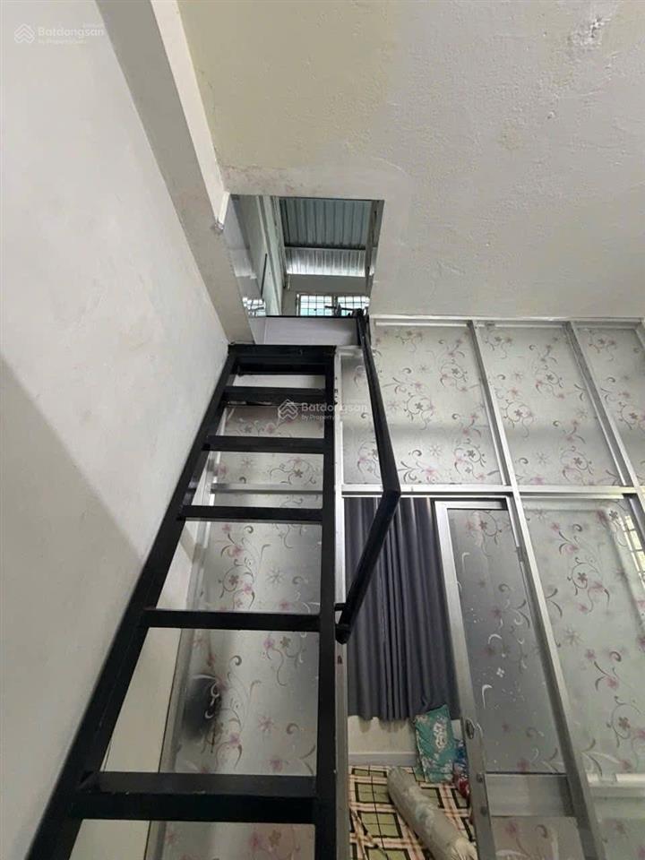 Nhà lý thái tổ quận 10  3 tầng btct  ở ngay  giá 4.38 tỷ