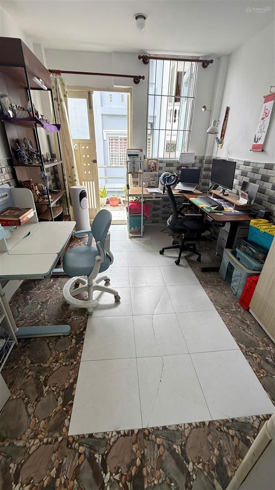 Nhà nguyễn trãi q5 3 lầu btct hẻm sạch gần mt chỉ 5,75 tỷ
