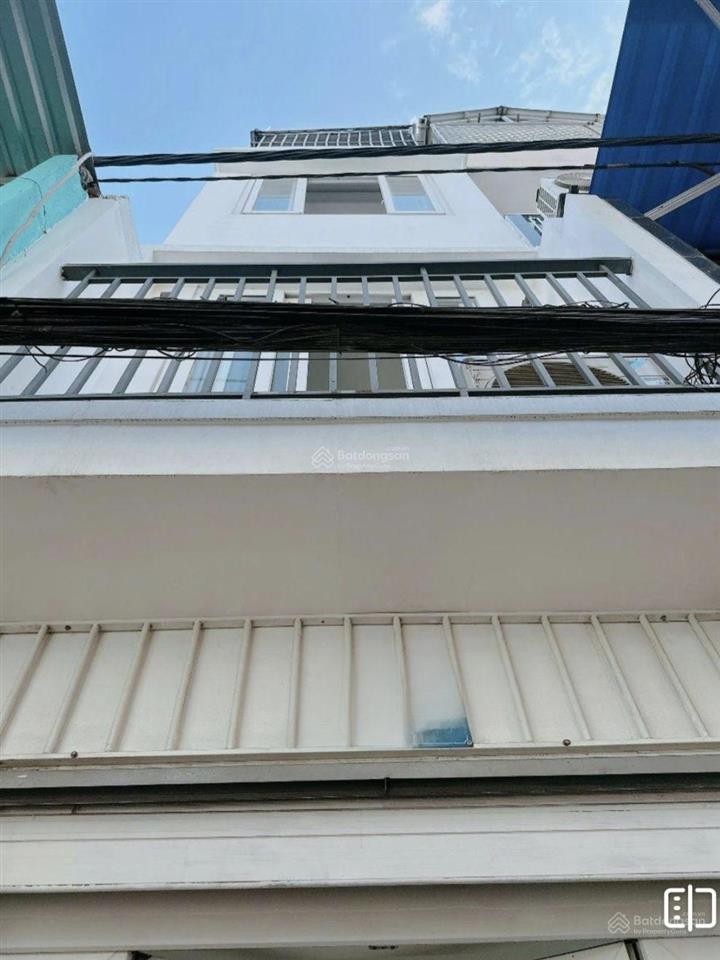 Bán nhà mặt tiền trần văn đang quận 3 4 tầng đẹp lung linh giá chỉ 3,35 tỷ