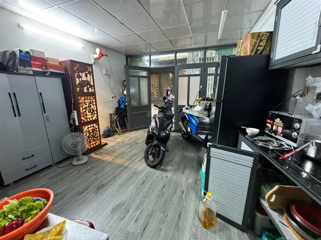 Bán nhà đẹp nguyễn tri phương, quận 10 3 tầng, 4pn, chỉ 4,25 tỷ