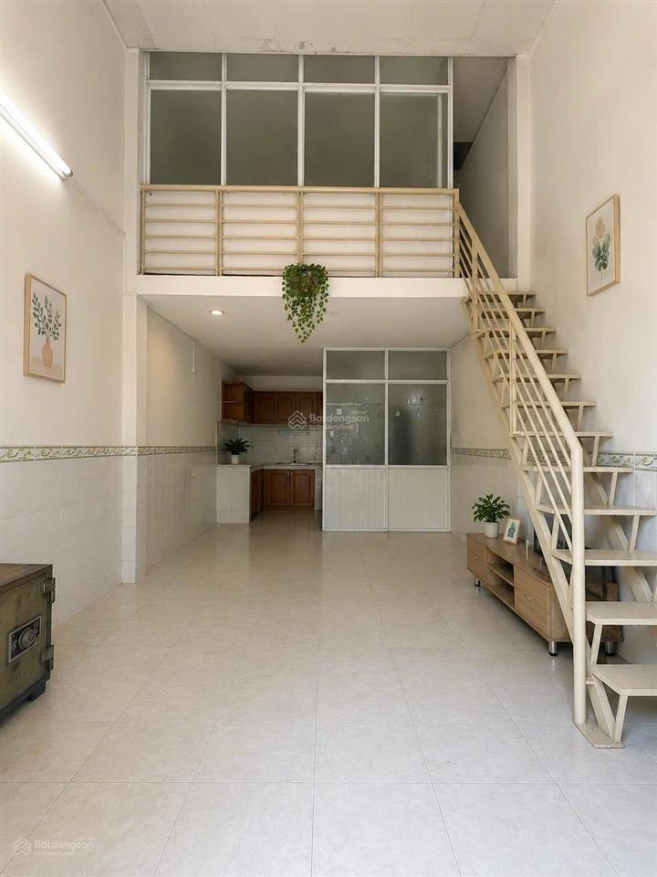 Nhà bình tân 34m² chỉ 3,35 tỷ  hẻm 4m thông, giáp tân phú, ở ngay