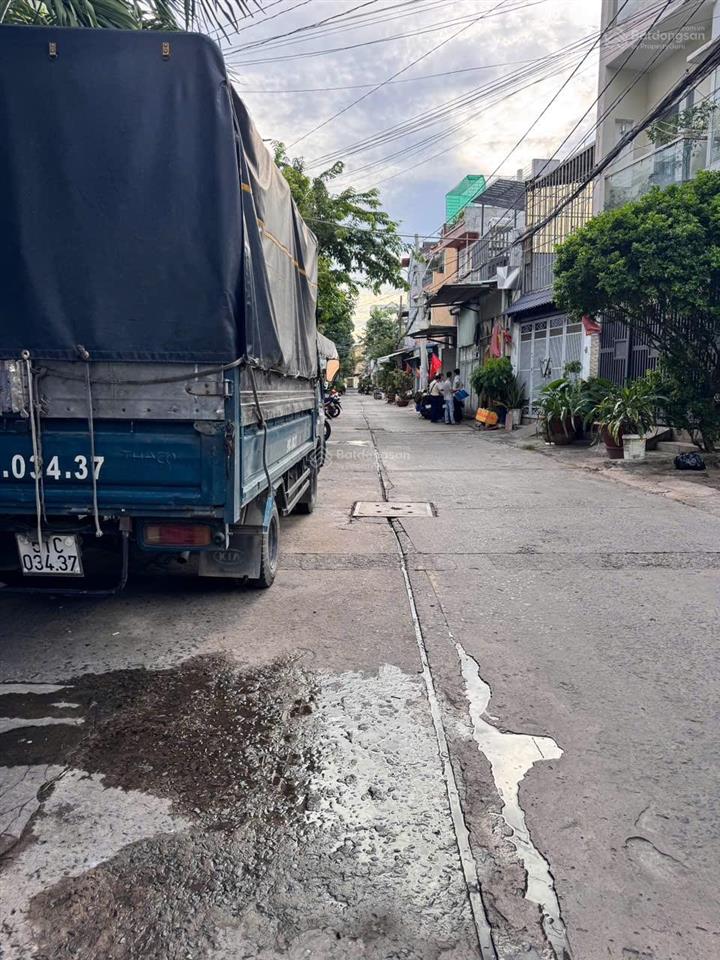 Nhà mới 100% bình tân 4x13m, 3pn, hẻm xe tải thông, giá 5,69 tỷ
