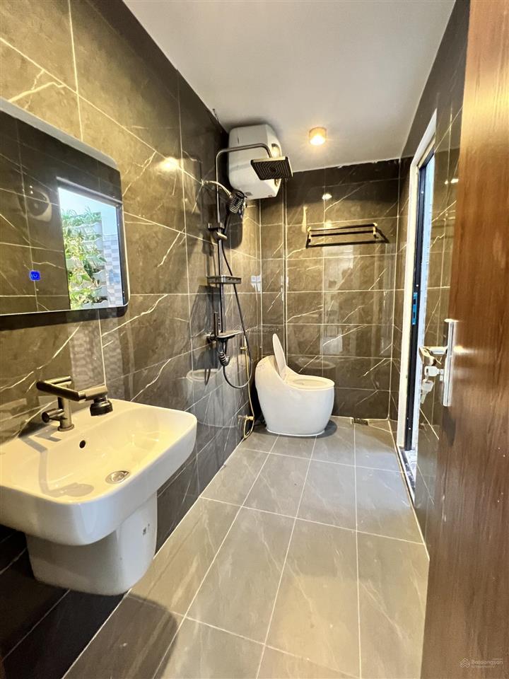 Bán nhà đẹp gác lửng gần cầu vượt ngã ba huế , diện tích 55m2 ngang gần 5m giá 3tỷ35 thương lượng.