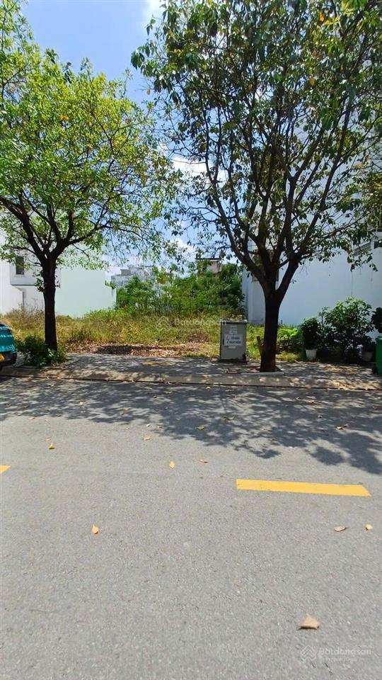 Bán đất nền 100m2 tại đường d9, the seasons lái thiêu, 4ty8