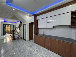 Bán gấp nhà yên nghĩa 3 tỷ, 35m2, 5 tầng ô tô đỗ cổng, trong đê, vài bước ra khu dịch vụ